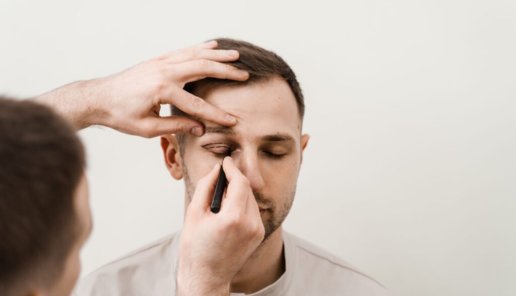 blefaroplastie la barbati